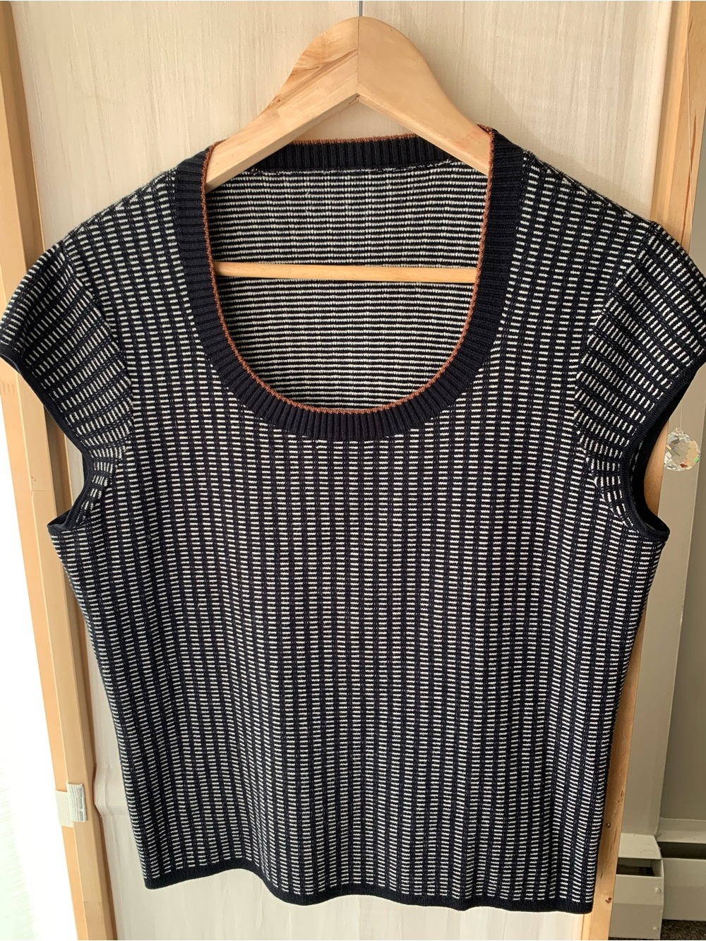 90s Style Knit Minamalist Vest Perfect for Fall, L-XL
